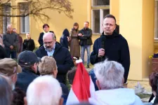 „Ilyenek az ukránok”, kampányolt Szijjártó az egyik legszegényebb választókerületben