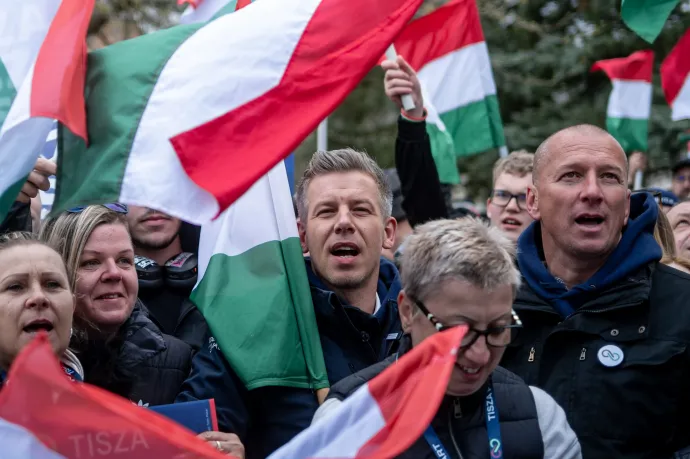 Sokkal több fiatal fog szavazni a választáson – élőben Róna Dániellel