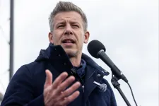 Magyar Péter egy vereség esetén felhívná Orbán Viktort a választás éjszakáján