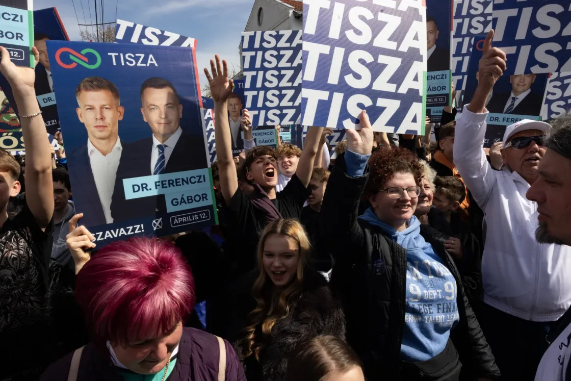 Beütött a tavaszi szünet, tinik árasztották el Magyar Péter országjárását