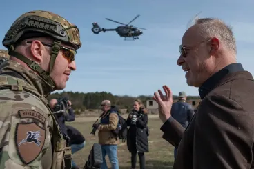 A magyar honvédség arca tálalt ki a Telexnek Orbán Gáspár csádi missziójáról