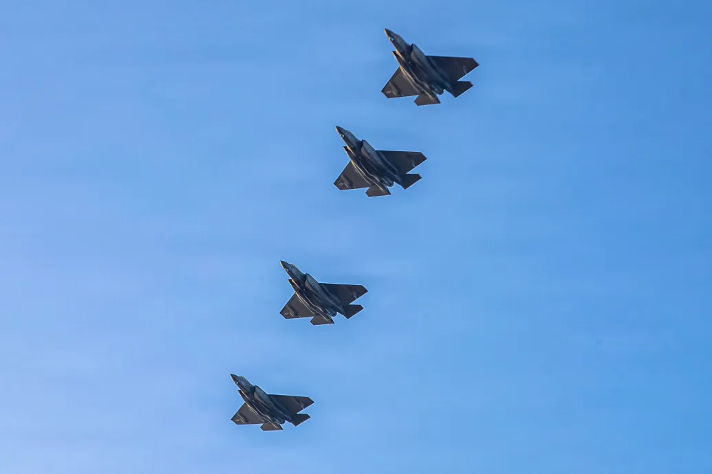 Ausztria kitiltotta az amerikai katonai gépeket a légteréből