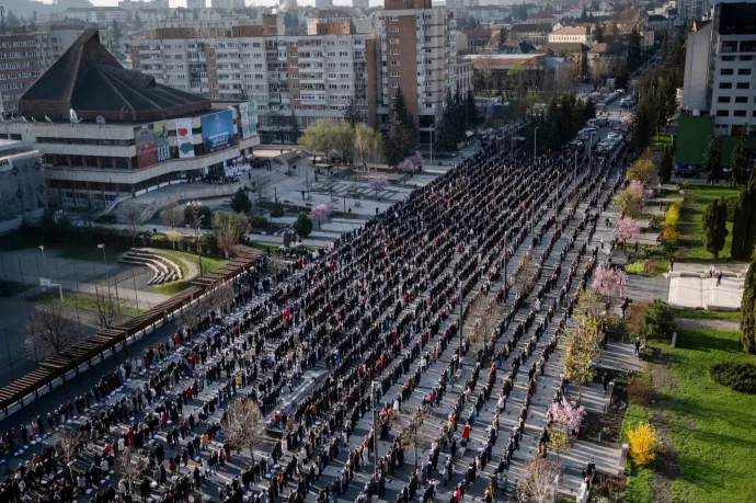 Buszjegy helyett kosár: ingyenes buszjáratokkal lehet menni a csíkszeredai ételszentelésre