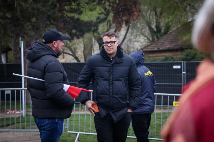 Kiderült, milyen kapcsolatban van Kubatovval az a Gremsberger Bertalan, aki rárontott a tiltakozókra Orbán országjárásán