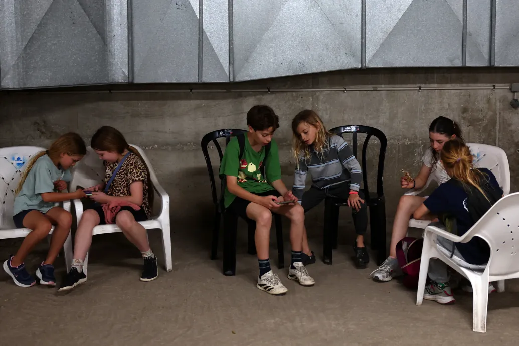 Továbbra is keresik az Irán felett lelőtt F-15E vadászbombázó legénységének eltűnt tagját