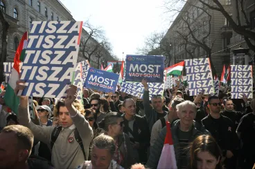 444: Az Alkotmányvédelmi Hivatal hónapokig lehallgatott egy Tisza Pártot támogató üzletembert