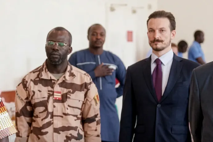 Orbán Gáspár tényleg Afrikában találkozott Jézus Krisztussal, de Szijjártó szerint igazából ő tárgyalt Csádban a katonai misszióról