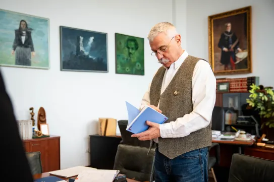 Jeszenszky Géza Tamás Sándorhoz: Ne segítse az RMDSZ Orbán újraválasztását