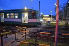 RTL: Meghalt a 14 éves fiú, akit elütött a HÉV, miközben fülhallgatóban nyomkodta a mobilját