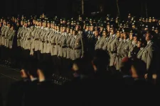 Katonai engedélyhez kötik Németországban, hogy a 17-45 év közti férfiak tartósan külföldön tartózkodjanak