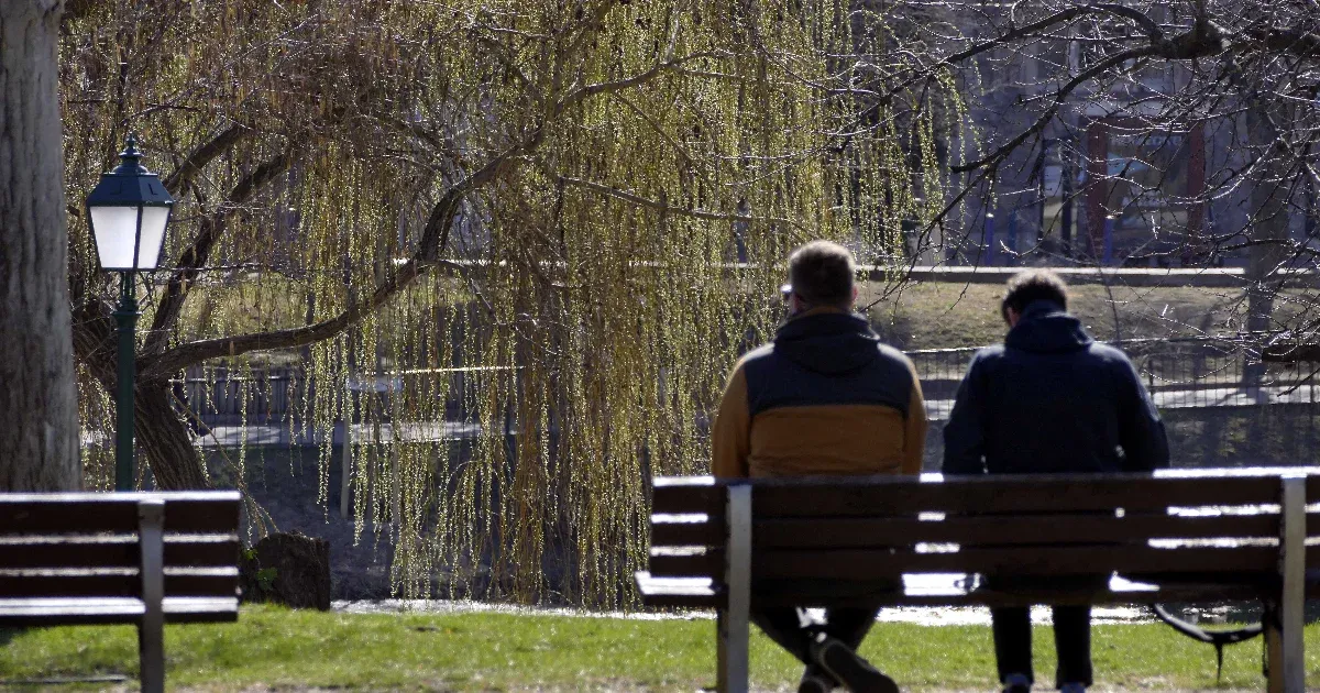 A locsolás mellett záporokat és erős széllökéseket is hoz a húsvéthétfő