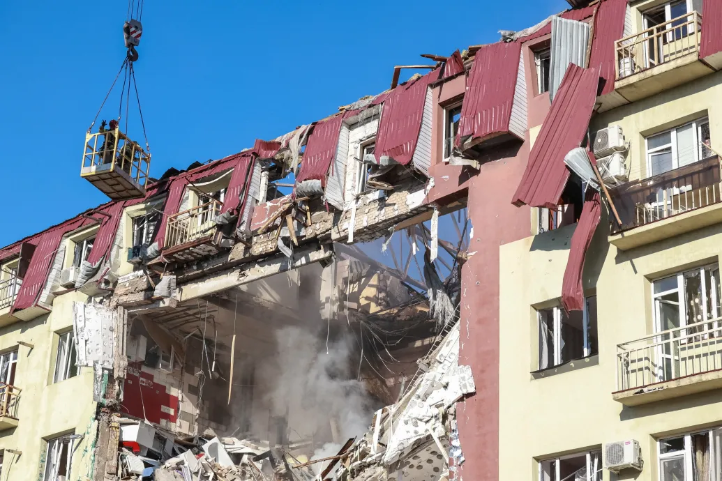 Föld alatt ragadt bányászok, halálos áldozatok: Ukrajna egy luhanszki szénbányát, az oroszok Odesszát támadták az éjjel