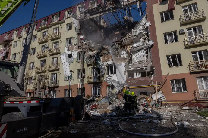 Föld alatt ragadt bányászok, halálos áldozatok: Ukrajna egy luhanszki szénbányát, az oroszok Odesszát támadták az éjjel