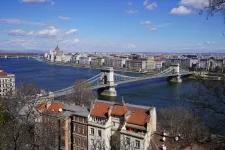 Marad a napos, szeles idő, csütörtöktől visszatérnek a hajnali fagyok