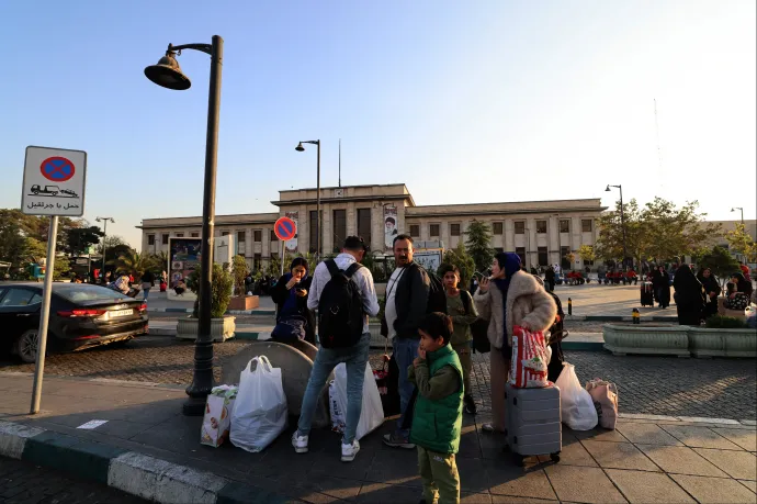 Izrael arra figyelmeztette az Iránban tartózkodókat, hogy ne utazzanak vonattal