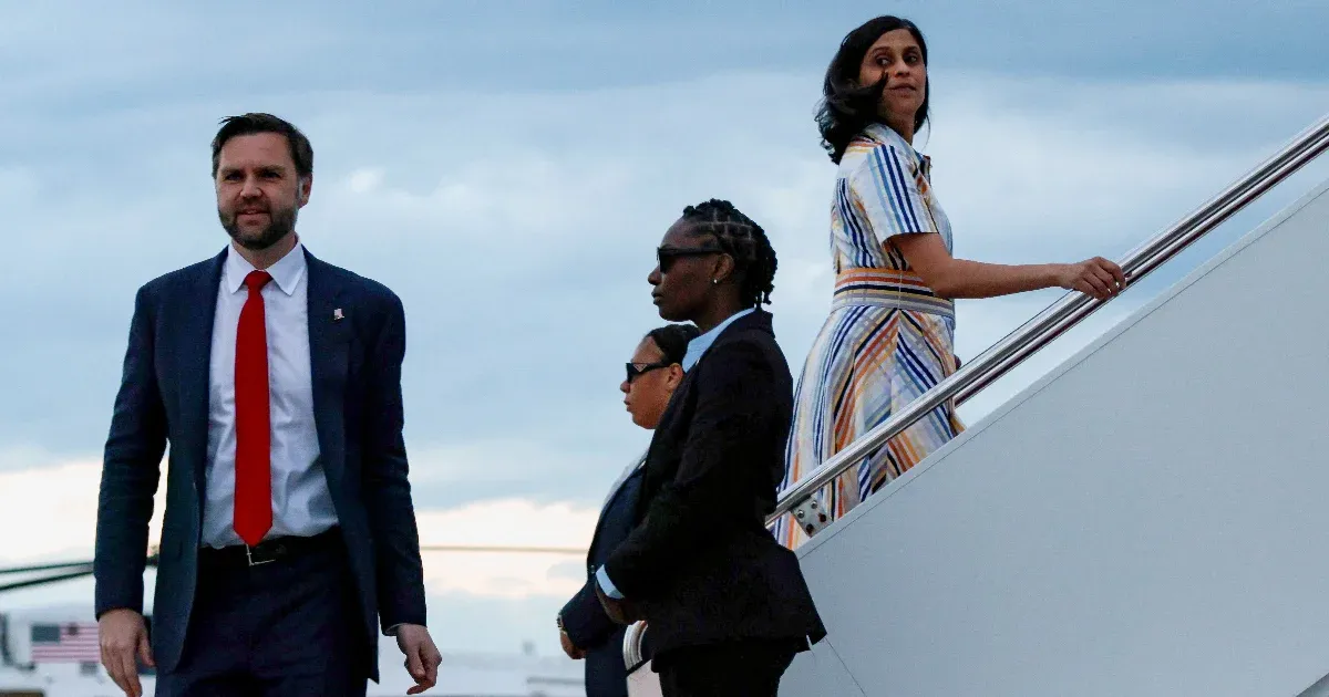 Leszállt Budapesten J. D. Vance