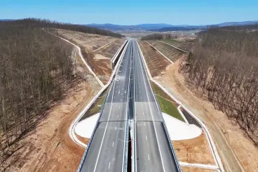 Átadás előtt az észak-erdélyi autópálya Magyarzsombor és Vaskapu közötti szakasza