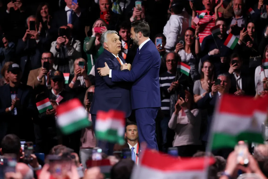 Arra törekszünk, hogy Orbán Viktort újraválasszuk, igaz? – mondta az amerikai alelnök az MTK sportcsarnokában