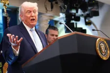 Donald Trump két hétre felfüggeszti az Irán elleni támadásokat