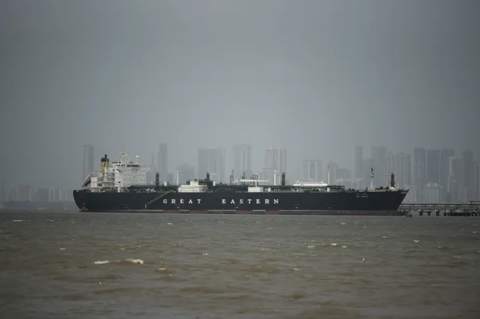 Fellélegezhet a világgazdaság: zuhanni kezdtek az olajárak az iráni tűzszünet hírére