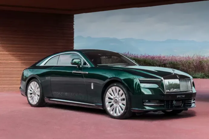 150 milliós elektromos Rolls-Royce-ot azonosított a 24.hu az MNB-botrány egyik kulcsszereplőjénél, szerinte viszont téves bejegyzés történt