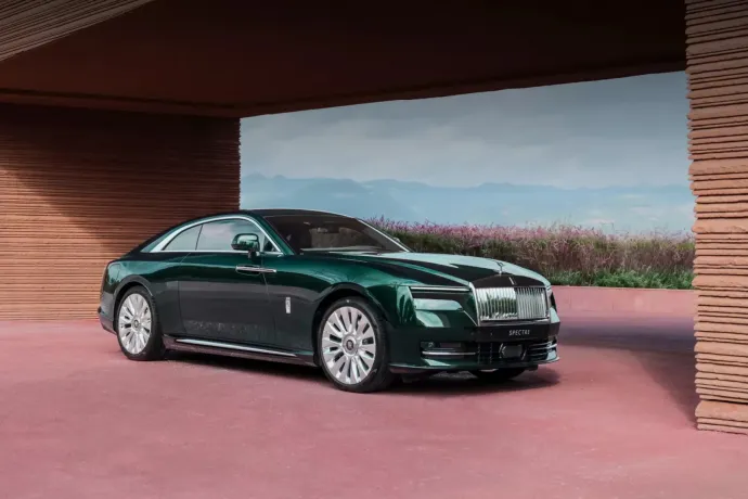 150 milliós elektromos Rolls-Royce-ot azonosított a 24.hu az MNB-botrány egyik kulcsszereplőjénél, szerinte viszont téves bejegyzés történt