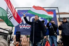 Magyar Péter: Ahhoz, hogy eldöntsük, ki lehet-e vezetni a veszélyhelyzetet, előbb látnunk kell, mi a valóság