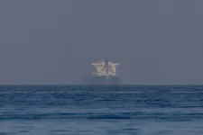Hormuz megnyitott, a hajózási cégek mégis feszülten kivárnak