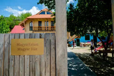 Ha Orbán veszít, oda a támogatások – ezzel buzdítják szavazásra a csángókat egy helyi szerint