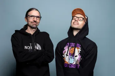 Isten Háta Mögött: Eleinte abban sem voltunk biztosak, hogy az zene, amit csinálunk