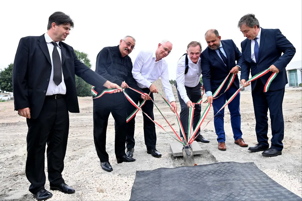 Úgy buzdít választásra Wáberer György, hogy maradtak az államhoz kötődő pozíciói