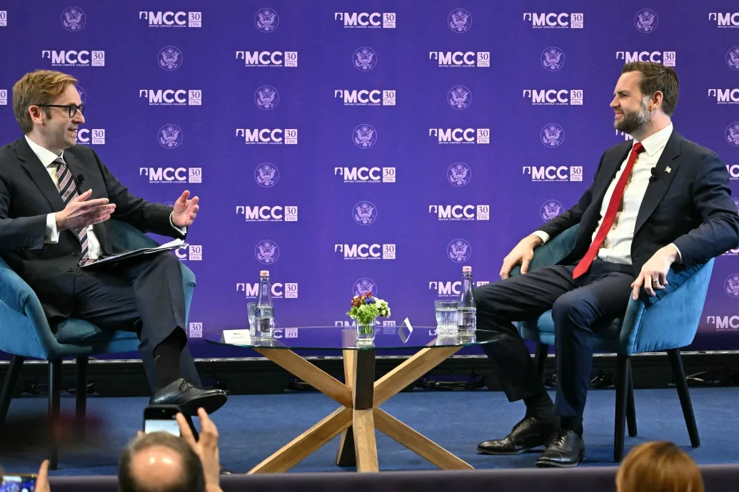 Vance Budapesten: Orbán Viktor tette a legtöbbet a békéért