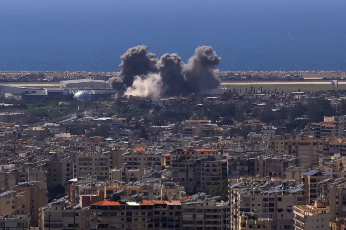 Füst száll fel egy izraeli légitámadás után Bejrút déli részén – Fotó: Raghed Waked / Reuters