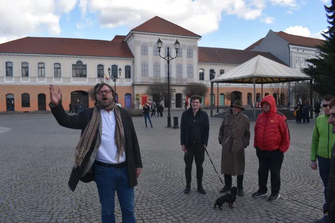Kátai István a Bánk bánt énekli – Fotó: Tőkés Hunor / Transtelex