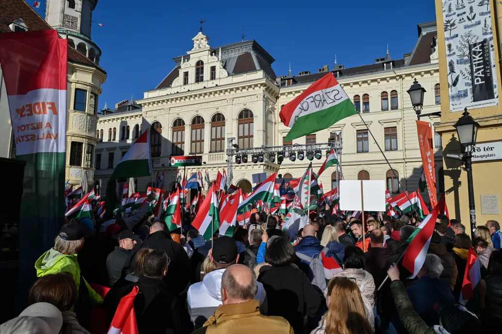 Orbán Sopronban: Vannak vendégeink, de mi a hívatlan vendégekkel is emberségesen bánunk