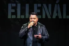 Caramel a legújabb videójában Nagy Ervinnel közösen buzdít szavazásra