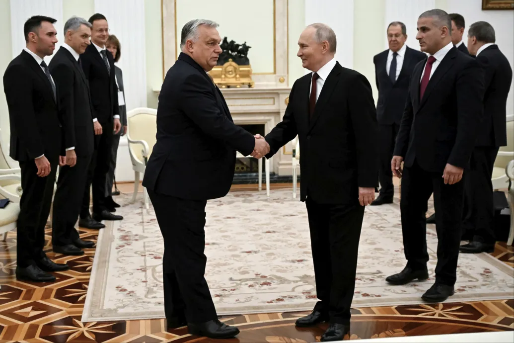 Kreml szóvivője: Putyin és Orbán beszélgetésének leirata a magyar miniszterelnök mellett szóló érv