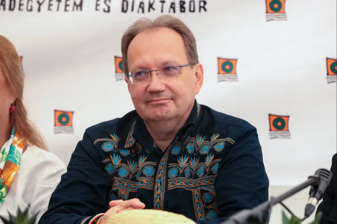 A Tisza szerint Hoppál Péter étellel vásárol szavazatokat, Hoppál szerint ez hazugság, ő ételt kínált egy választónak