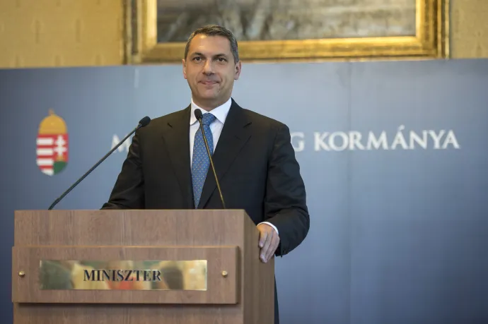 Lázár még a Miniszterelnökséget vezető miniszterként. Forrás: Kormany.hu