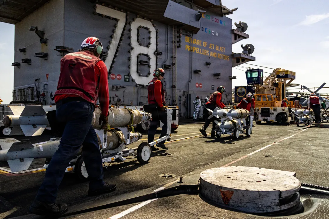 Trump szerint készenlétben áll az amerikai hadsereg, Irán ismét blokkolja a Hormuzi-szorost