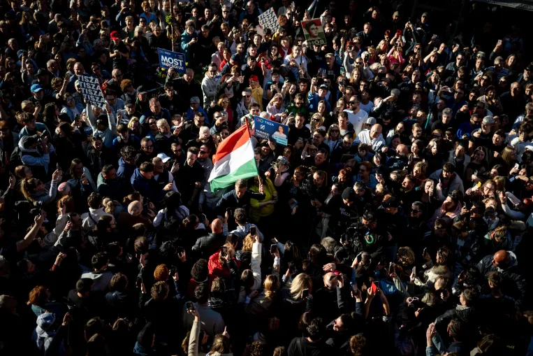 Tisza Party 13 points ahead of Fidesz among decided voters, IDEA survey finds