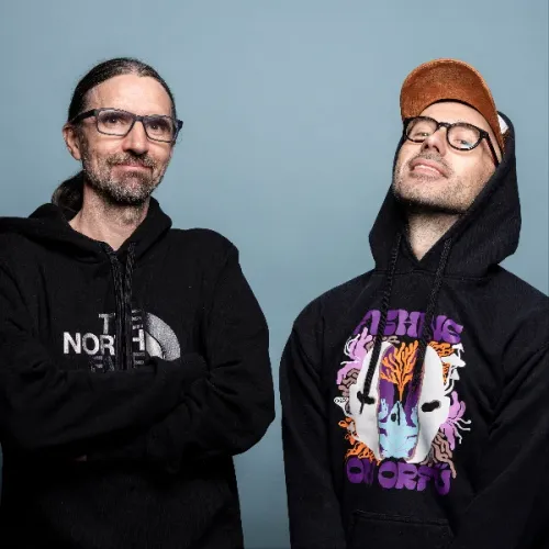 Isten Háta Mögött: Eleinte abban sem voltunk biztosak, hogy zene, amit csinálunk