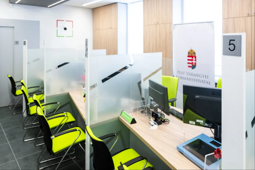 Szinte valamennyi kormányablak nyitva lesz a választás hétvégéjén