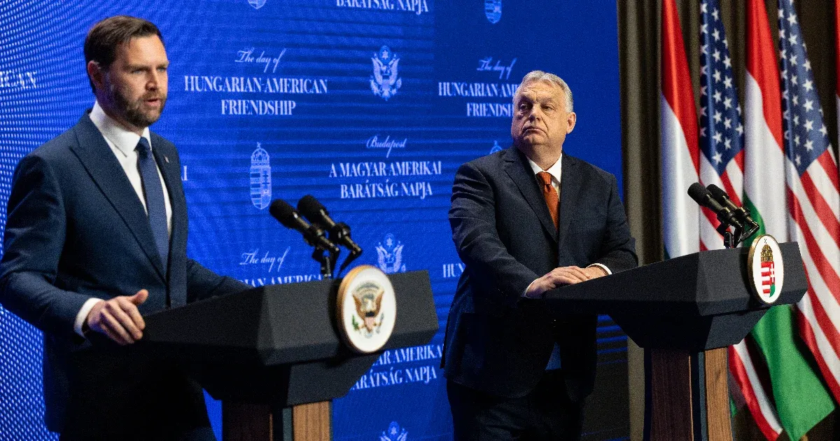 Orbánék próbálták kimaxolni Vance látogatását, de túl sokat várnak az amerikai kapcsolattól