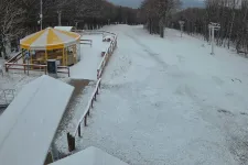 Mielőtt még elhinnék, hogy tavasz van, mutatunk egy képet a péntek hajnali Kékestetőről
