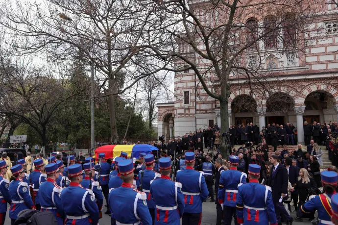 Katonai tiszteletadással eltemették Mircea Lucescu egykori labdarúgót és legendás edzőt