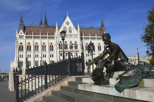 Markó Béla: Ó, Attila, segíts nekünk!