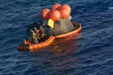 Történelmi űrutazás után sikeresen visszatért a Földre az Artemis-2 legénysége