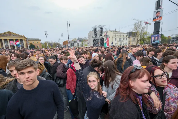 A Declic-aktivisták videójában üzennek a rendszerbontó koncertről a budapesti fiatalok az erdélyi magyaroknak