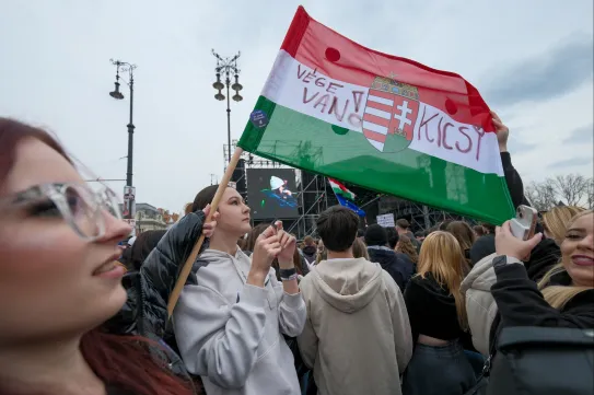 Erdélyi magyarok a Rendszerbontó Nagykoncerten: Azért szavazok, hogy a magyarságomat ne tudja elvenni és bitorolni egyetlen párt sem
